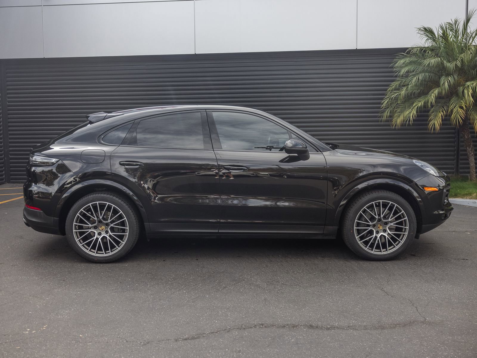 Certified 2023 Porsche Cayenne S image 8