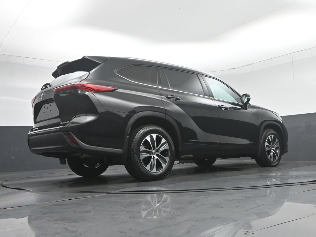Used 2020 Toyota Highlander XLE AWD/4WD image 69
