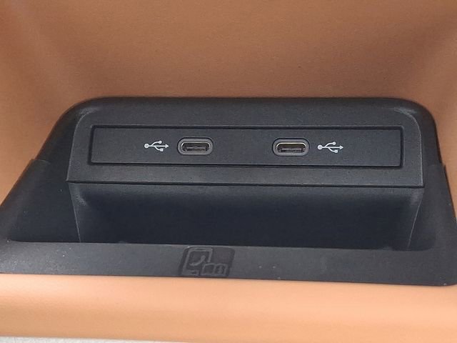 New 2025 Volkswagen ID. Buzz 1st Edition image 13