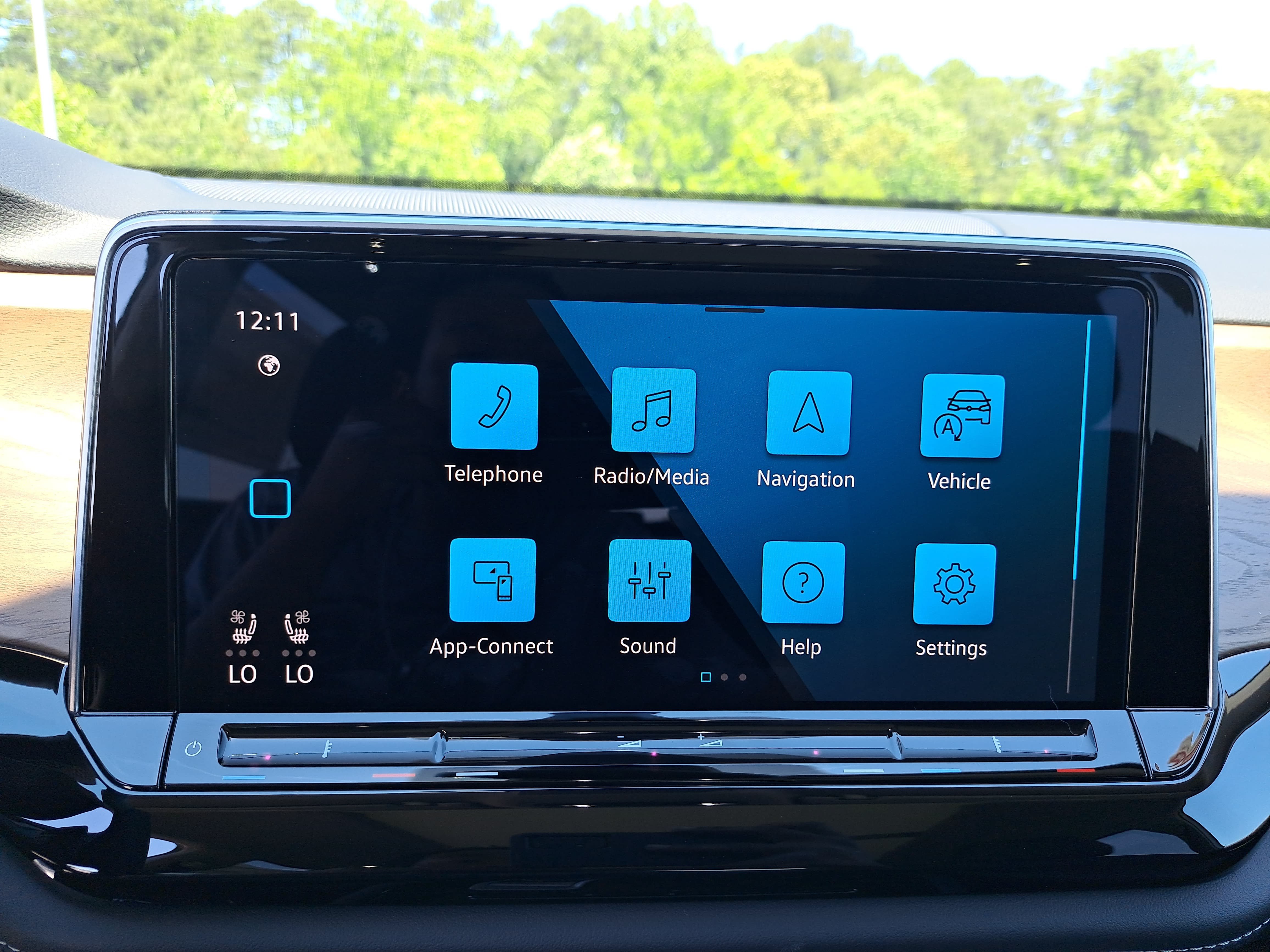 New 2026 Volkswagen Atlas SE FWD image 23