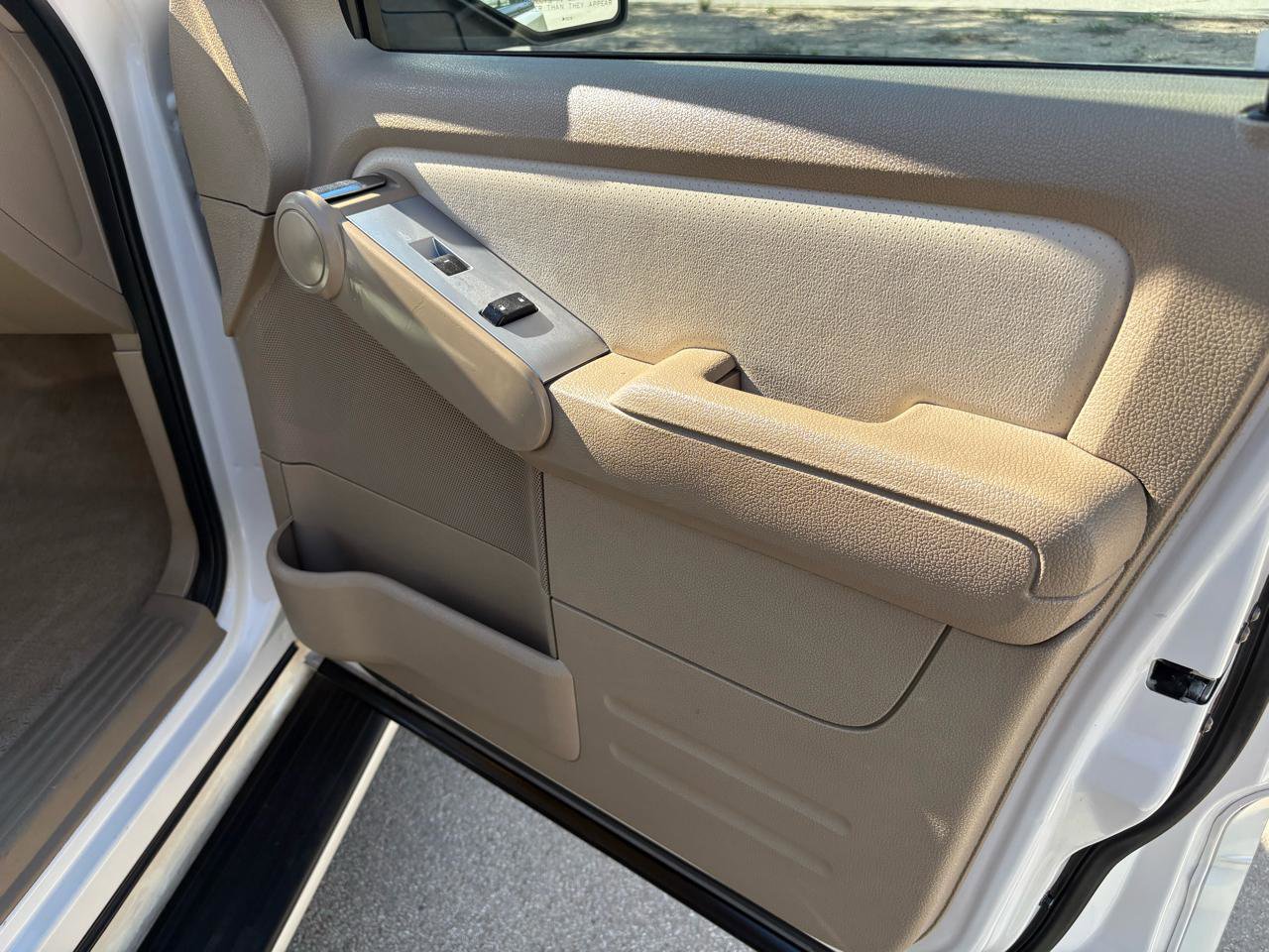 Used 2009 Mercury Mountaineer Premier image 31