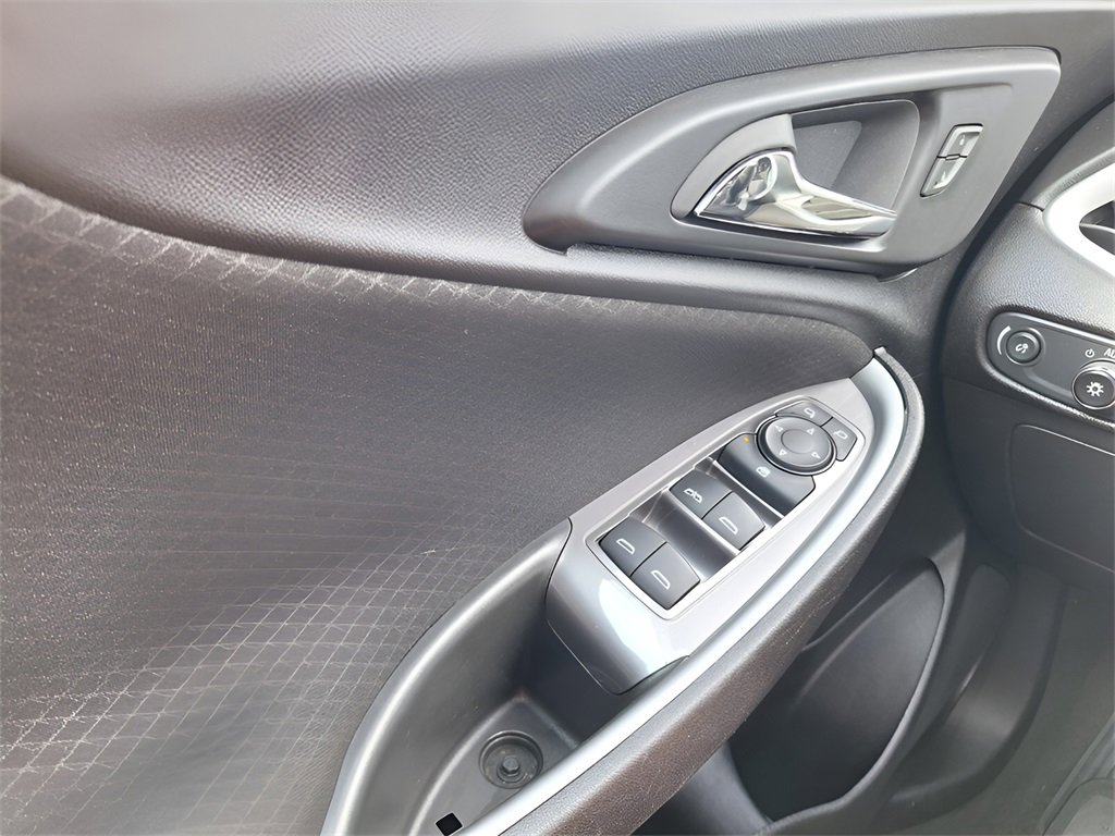 Used 2024 Chevrolet Malibu LT image 17