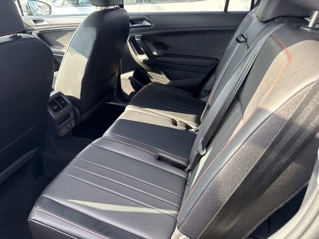Used 2024 Volkswagen Tiguan Wolfsburg Edition image 17