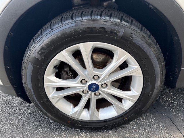 Used 2018 Ford Escape SE FWD image 12