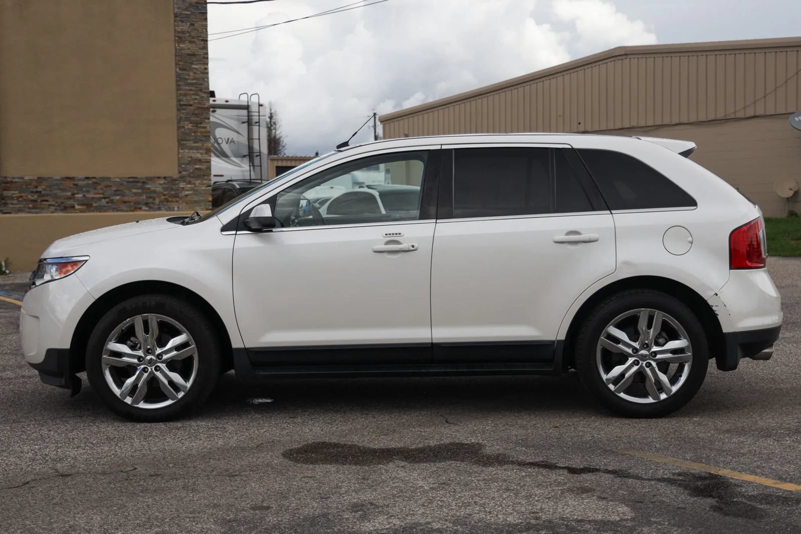 Used 2013 Ford Edge Limited FWD image 2