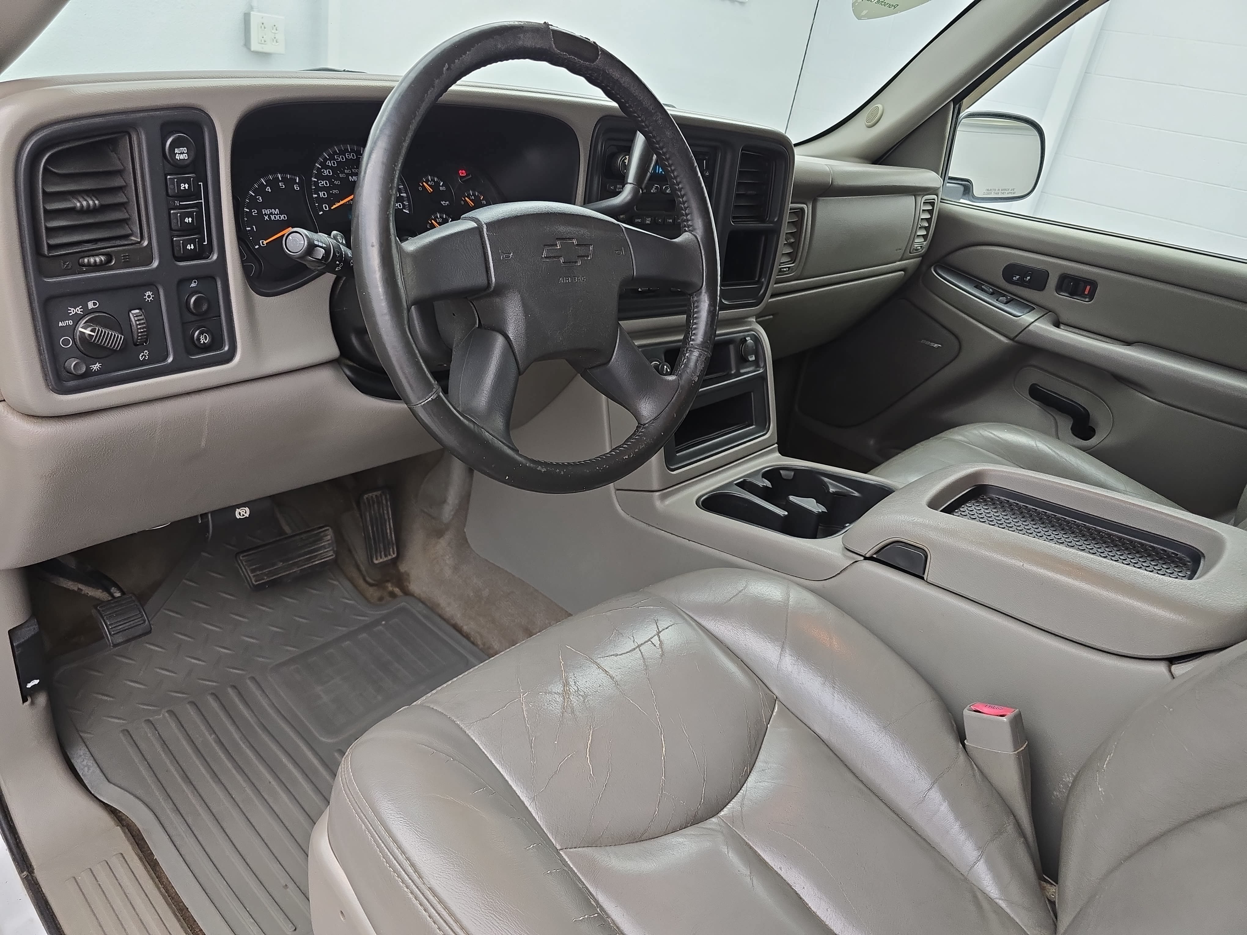Used 2005 Chevrolet Silverado 1500 4x4 Crew Cab w/ Light Duty Power Package image 4