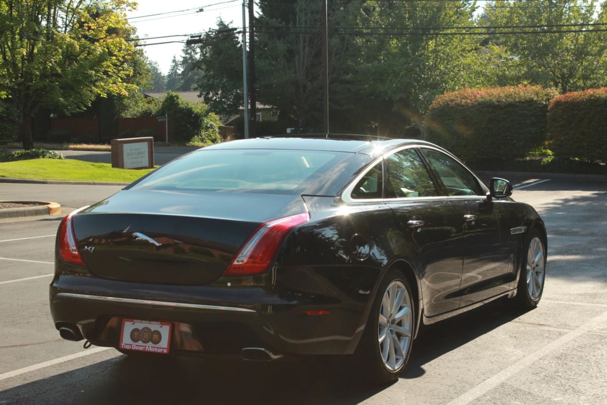 Used 2012 Jaguar XJ RWD image 7