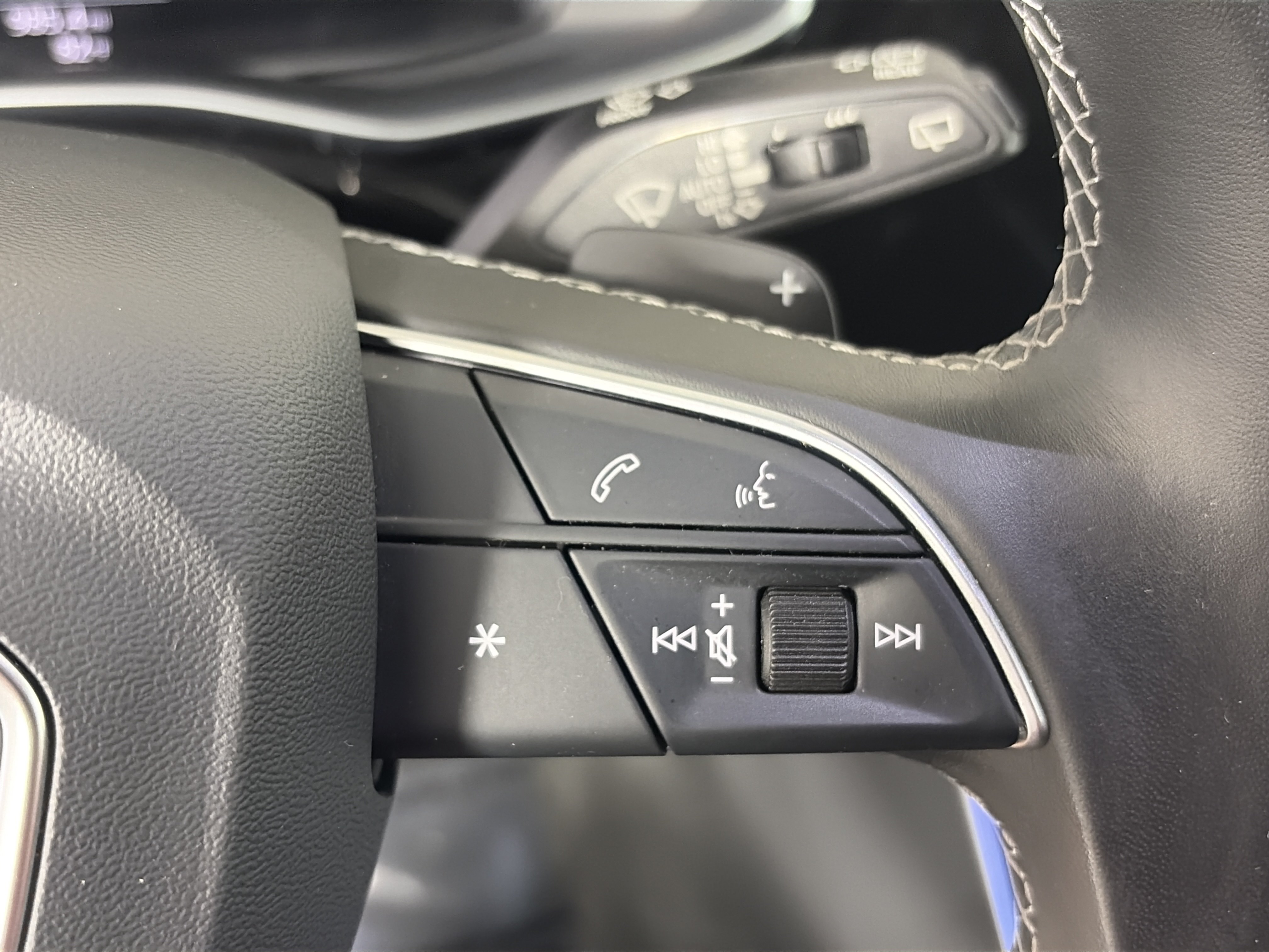 Certified 2022 Audi Q8 Premium Plus AWD/4WD image 38