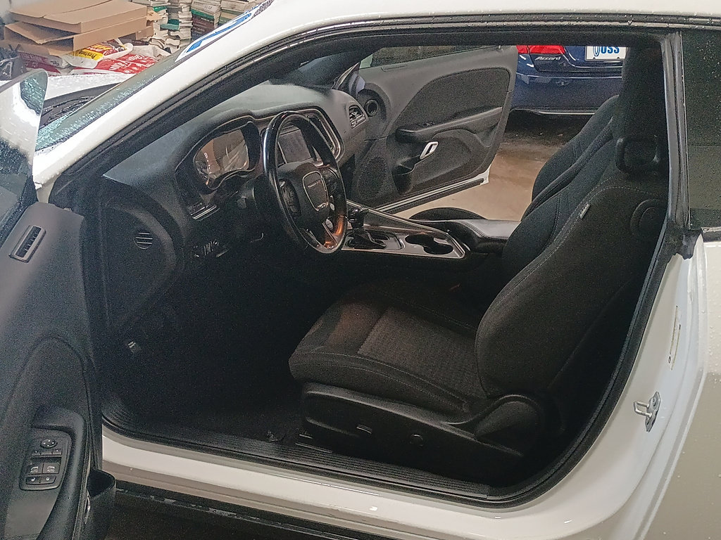 Used 2022 Dodge Challenger SXT RWD image 15