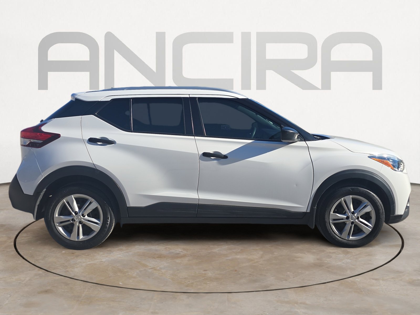 Used 2019 Nissan Kicks S image 11