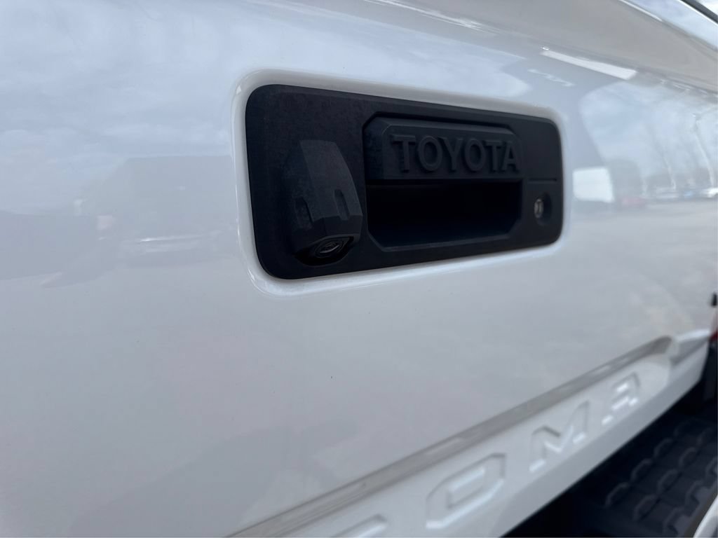 Used 2020 Toyota Tacoma SR AWD/4WD image 17
