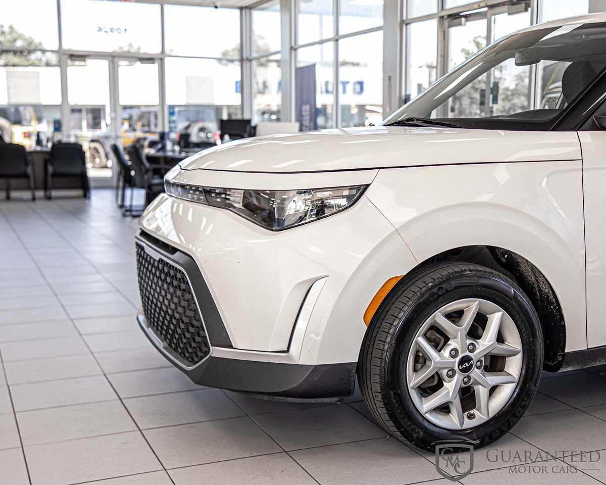 Used 2023 Kia Soul LX w/ Option Group 015 FWD image 5