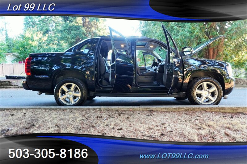 Used 2012 Chevrolet Avalanche LTZ AWD/4WD image 33