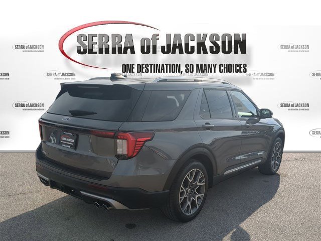 Used 2025 Ford Explorer Platinum w/ Ultimate Package image 9