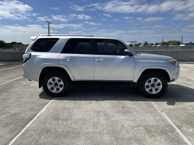 Used 2018 Toyota 4Runner SR5 AWD/4WD image 18
