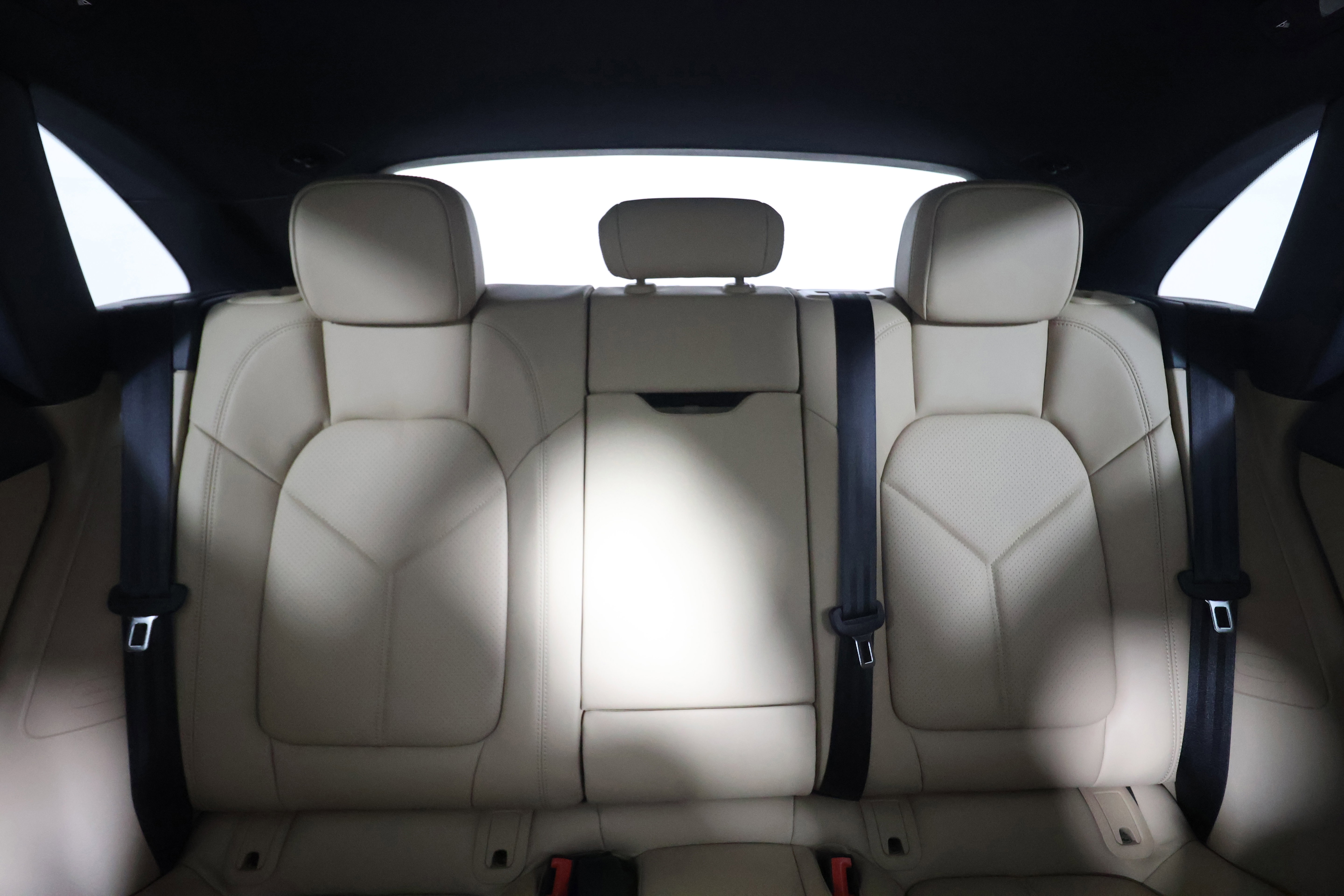 Certified 2026 Porsche Macan image 16