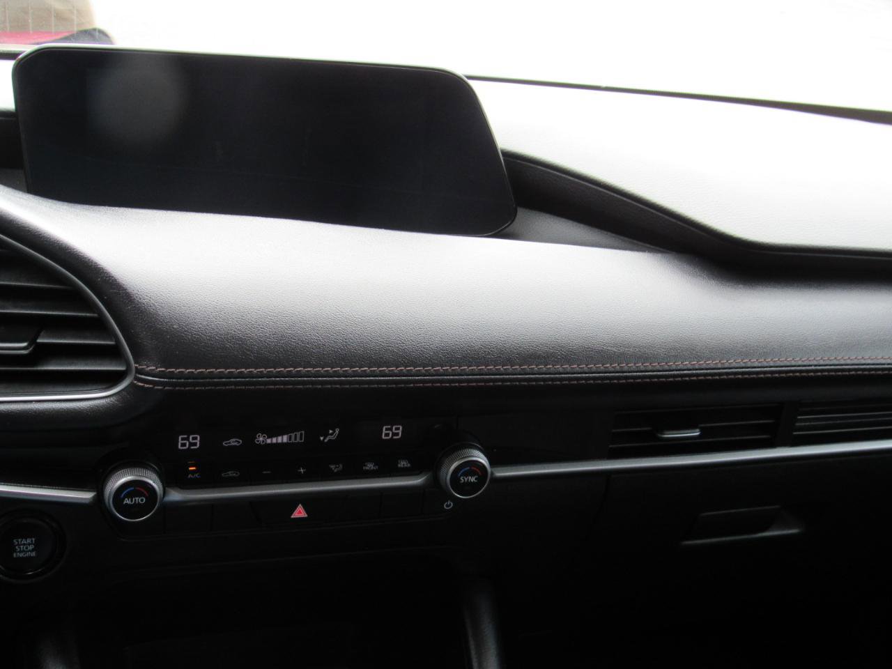 Used 2024 MAZDA MAZDA3 s FWD image 24