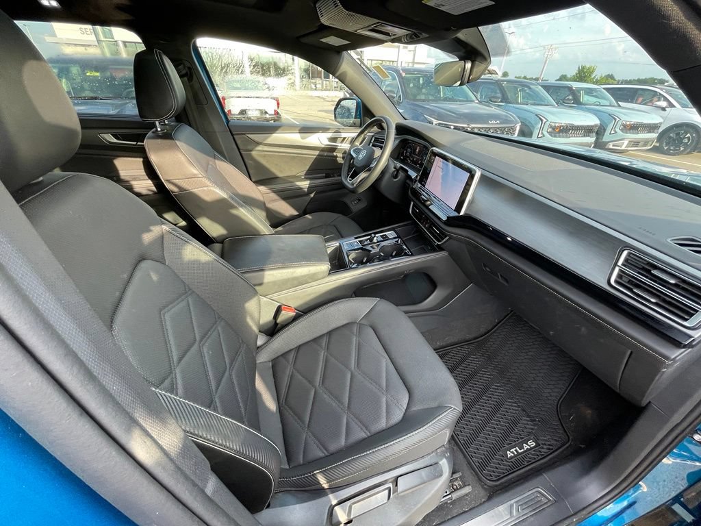 Used 2024 Volkswagen Atlas Cross Sport SE AWD/4WD image 26