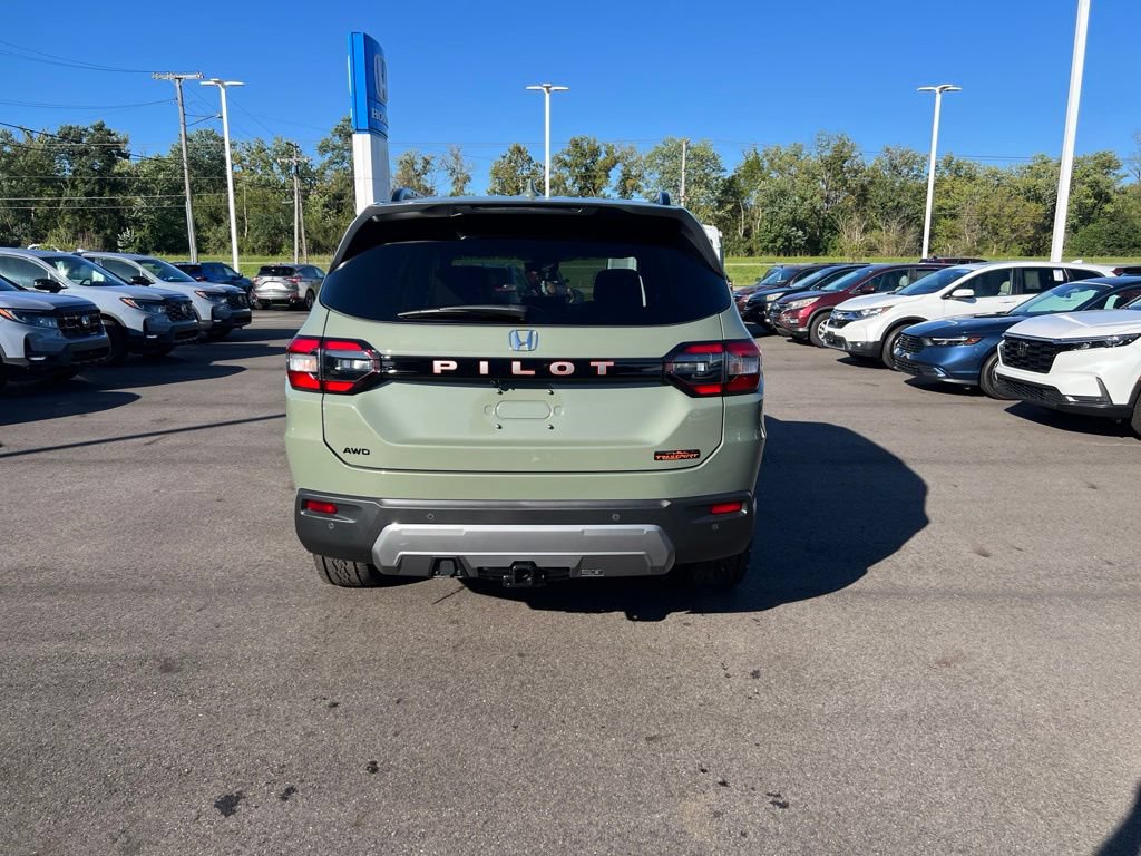New 2026 Honda Pilot TrailSport image 4