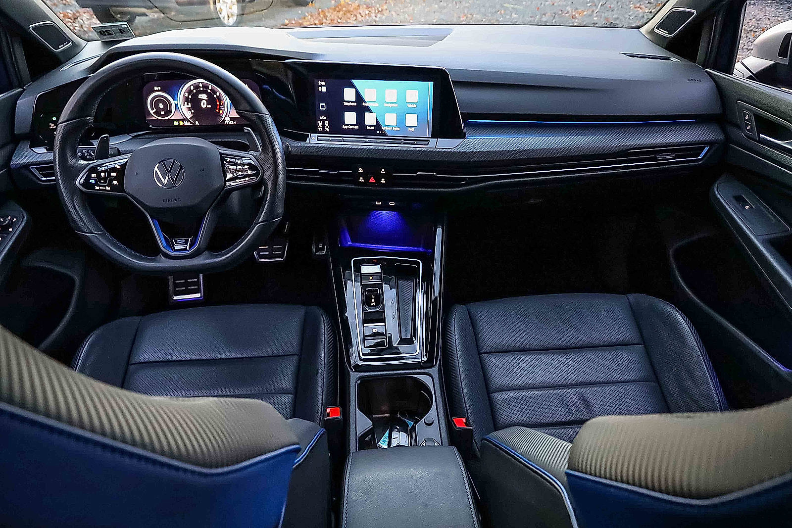 Used 2024 Volkswagen Golf R image 21