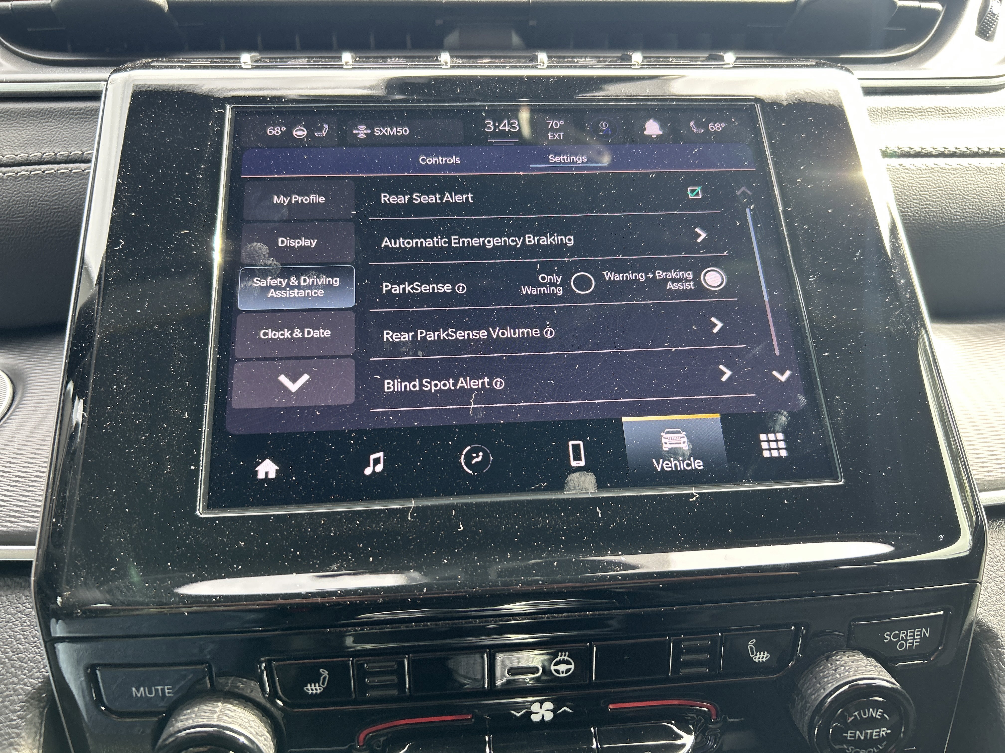 New 2025 Jeep Grand Cherokee Altitude image 31