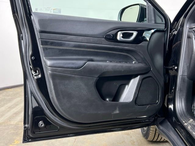 Used 2023 Jeep Compass Altitude image 19