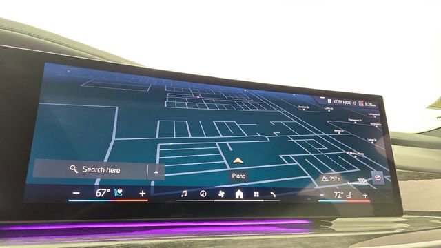 Used 2023 BMW 740i w/ Parking Assistance Package image 44