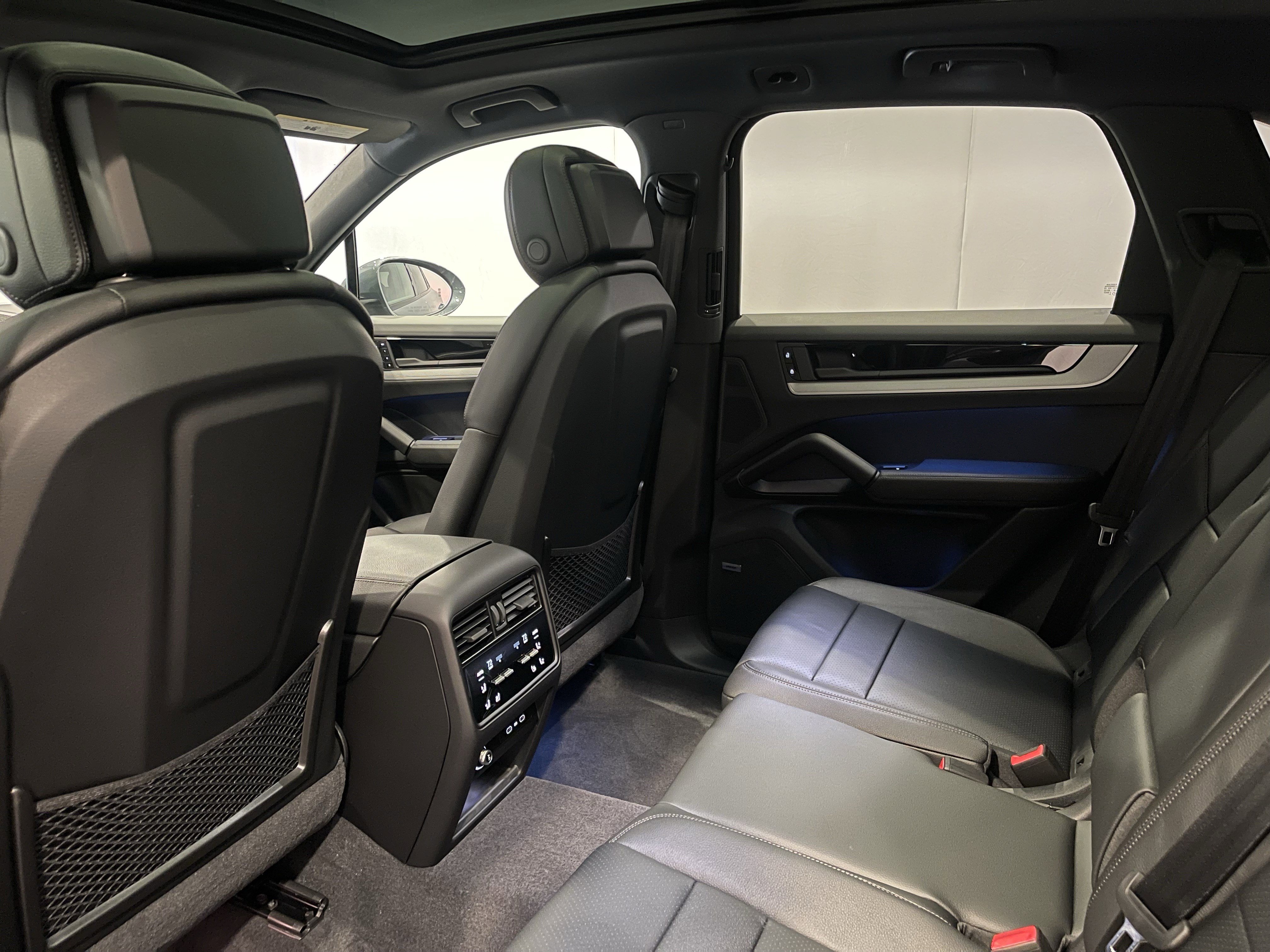 Used 2026 Porsche Cayenne image 23