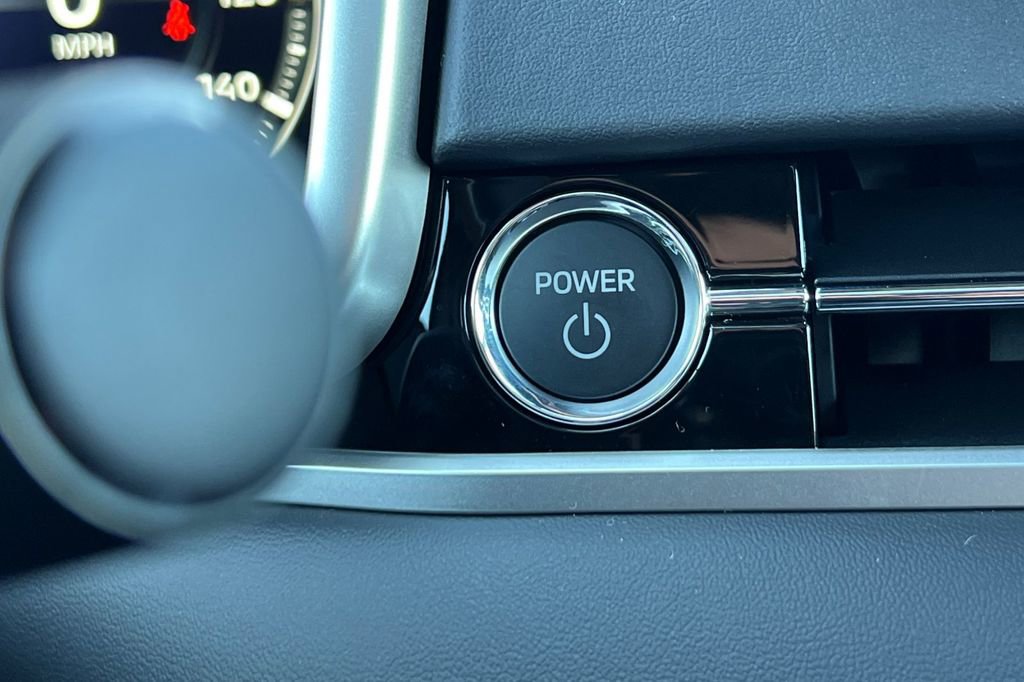 New 2025 Mitsubishi Outlander SEL image 25