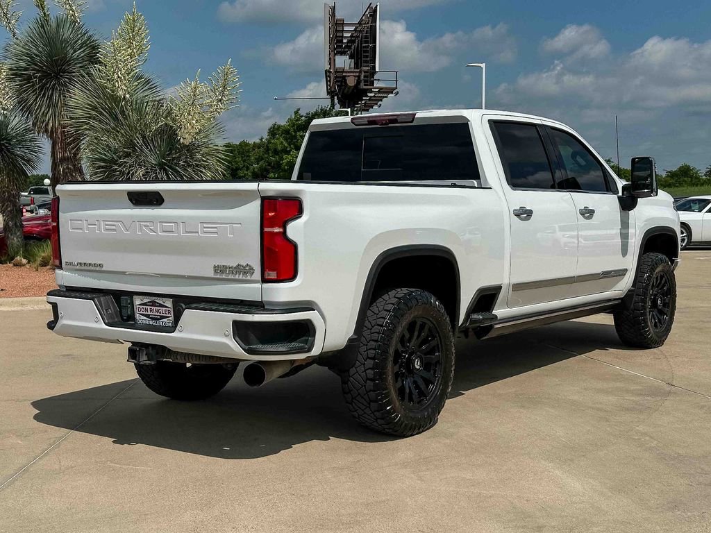 Used 2024 Chevrolet Silverado 3500 High Country w/ Technology Package AWD/4WD image 3
