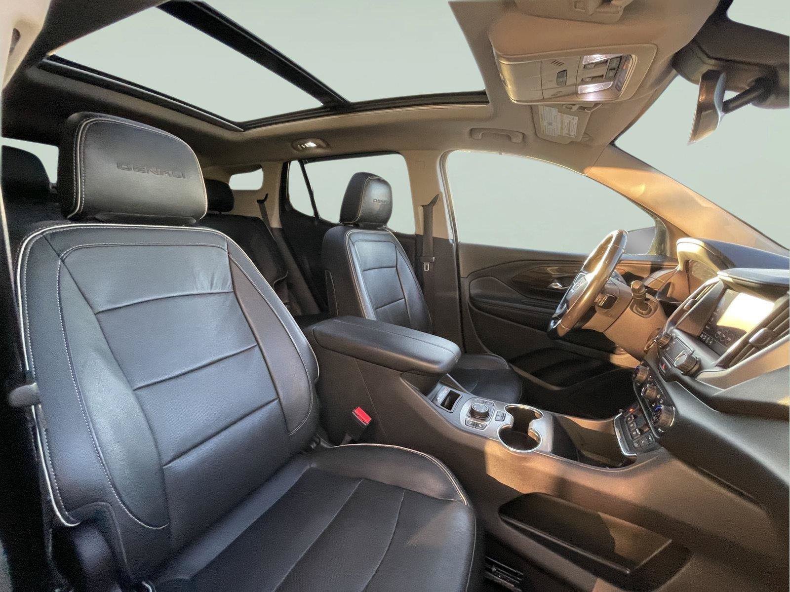 Used 2020 GMC Terrain Denali w/ Denali Premium Package AWD/4WD image 25