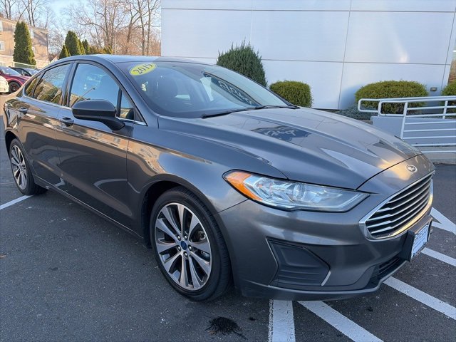 Used 2019 Ford Fusion SE image 1