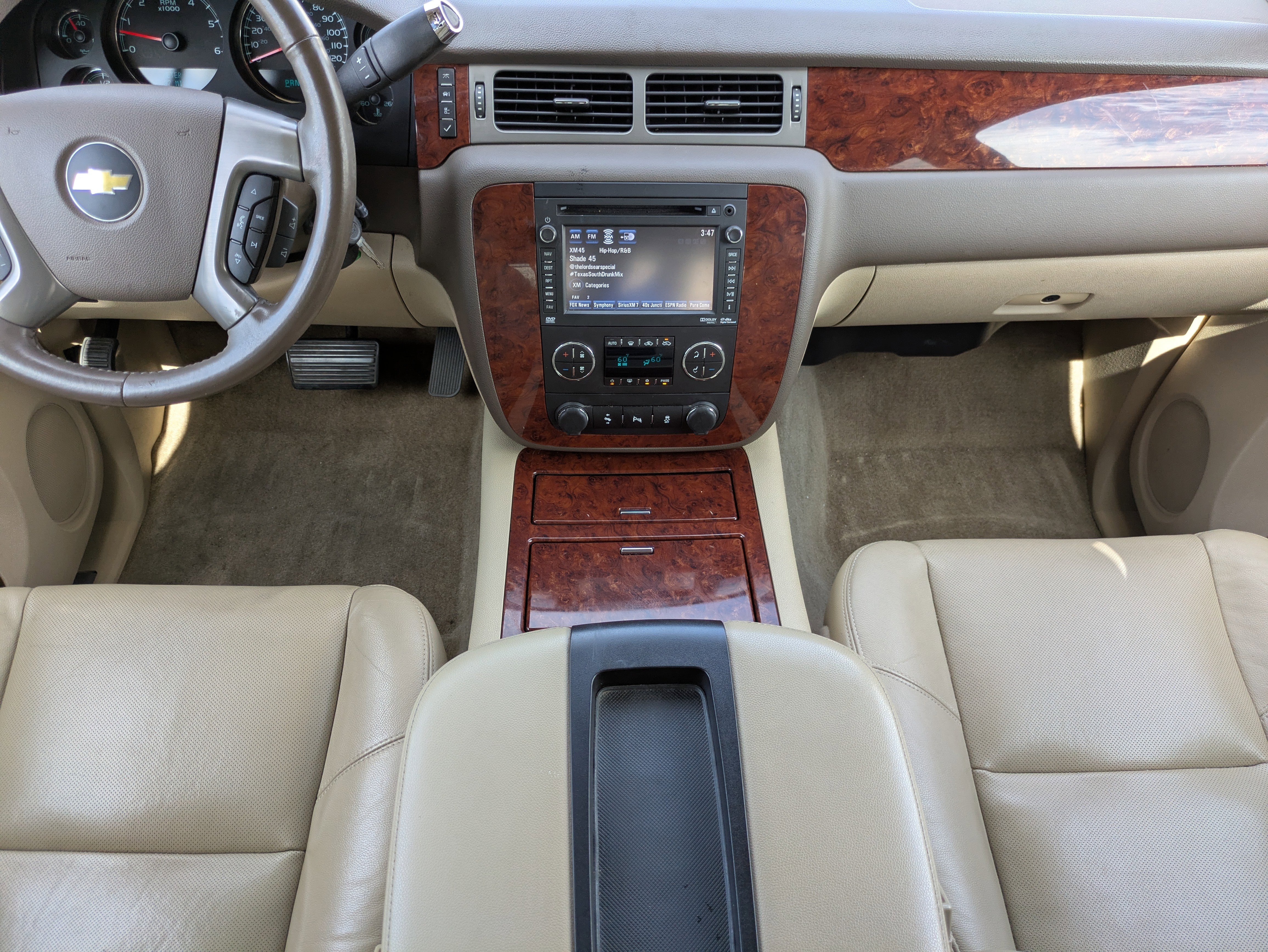 Used 2013 Chevrolet Avalanche LTZ image 8