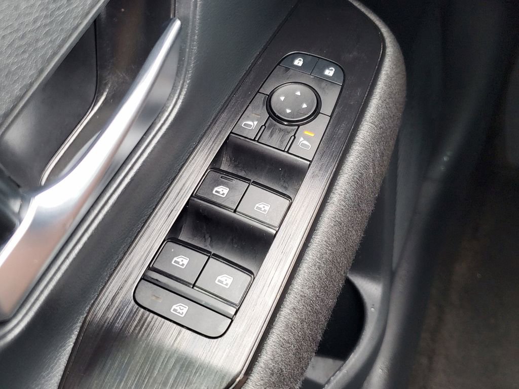 Used 2025 Nissan Kicks SV FWD image 28