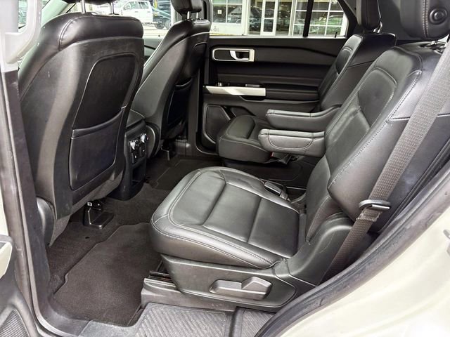 Used 2020 Ford Explorer XLT w/ Equipment Group 202A AWD/4WD image 12