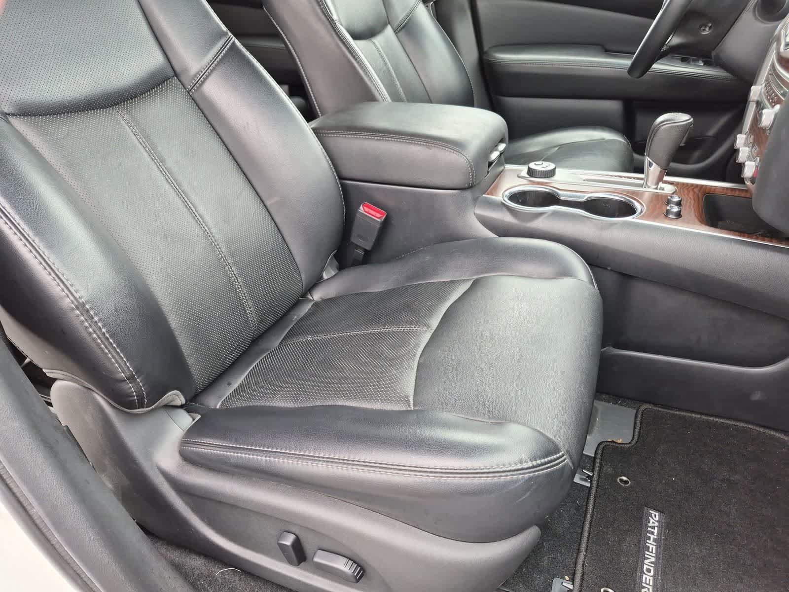 Used 2019 Nissan Pathfinder Platinum AWD/4WD image 22