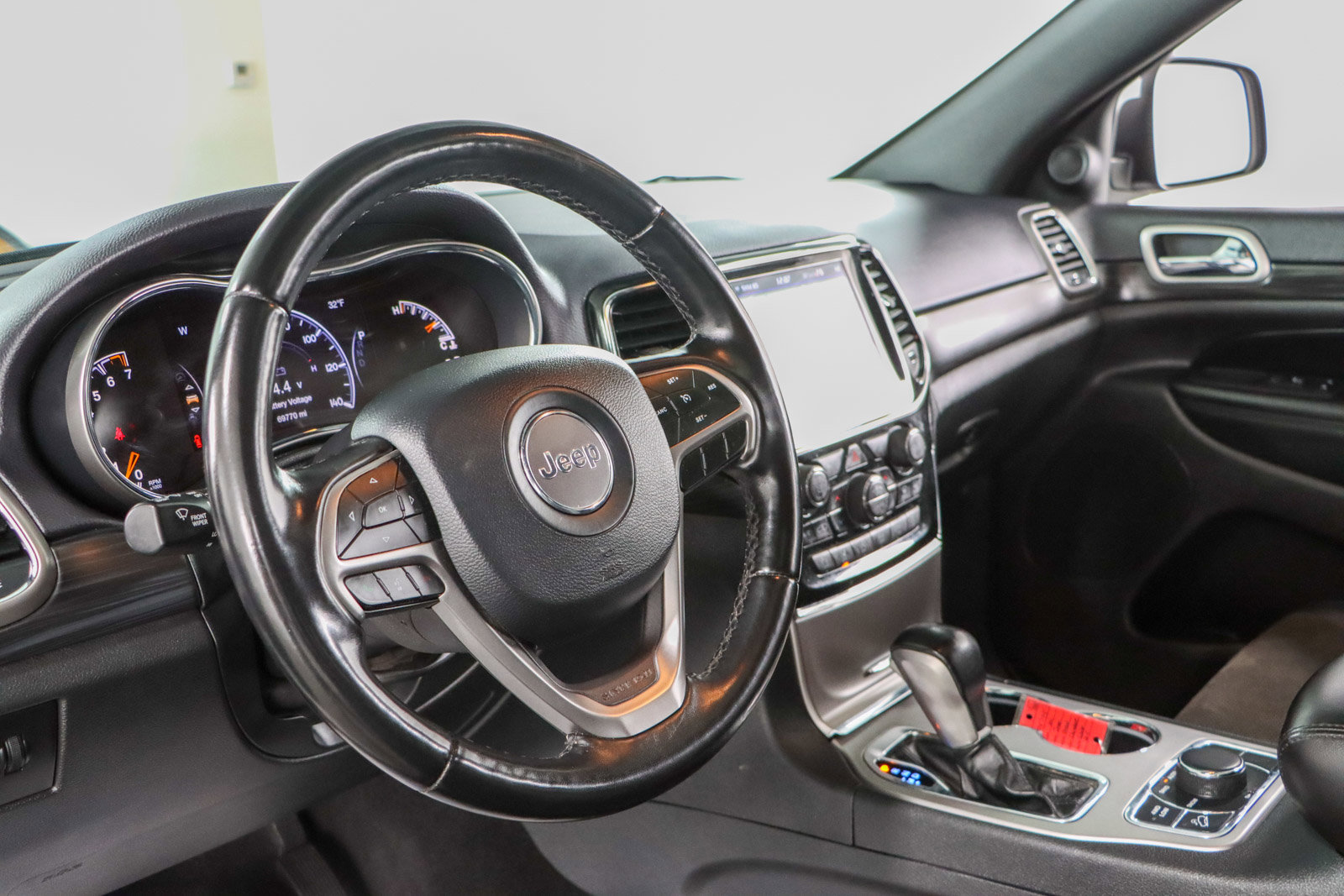 Used 2020 Jeep Grand Cherokee Altitude image 23