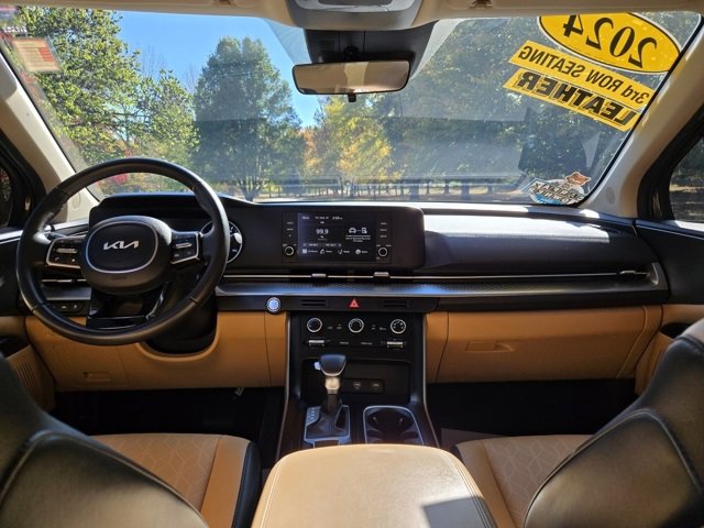 Used 2024 Kia Carnival LX image 14