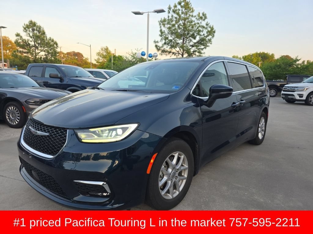 Used 2023 Chrysler Pacifica Touring-L
