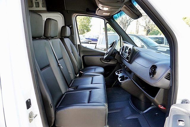 Used 2024 Mercedes-Benz Sprinter 2500 image 11