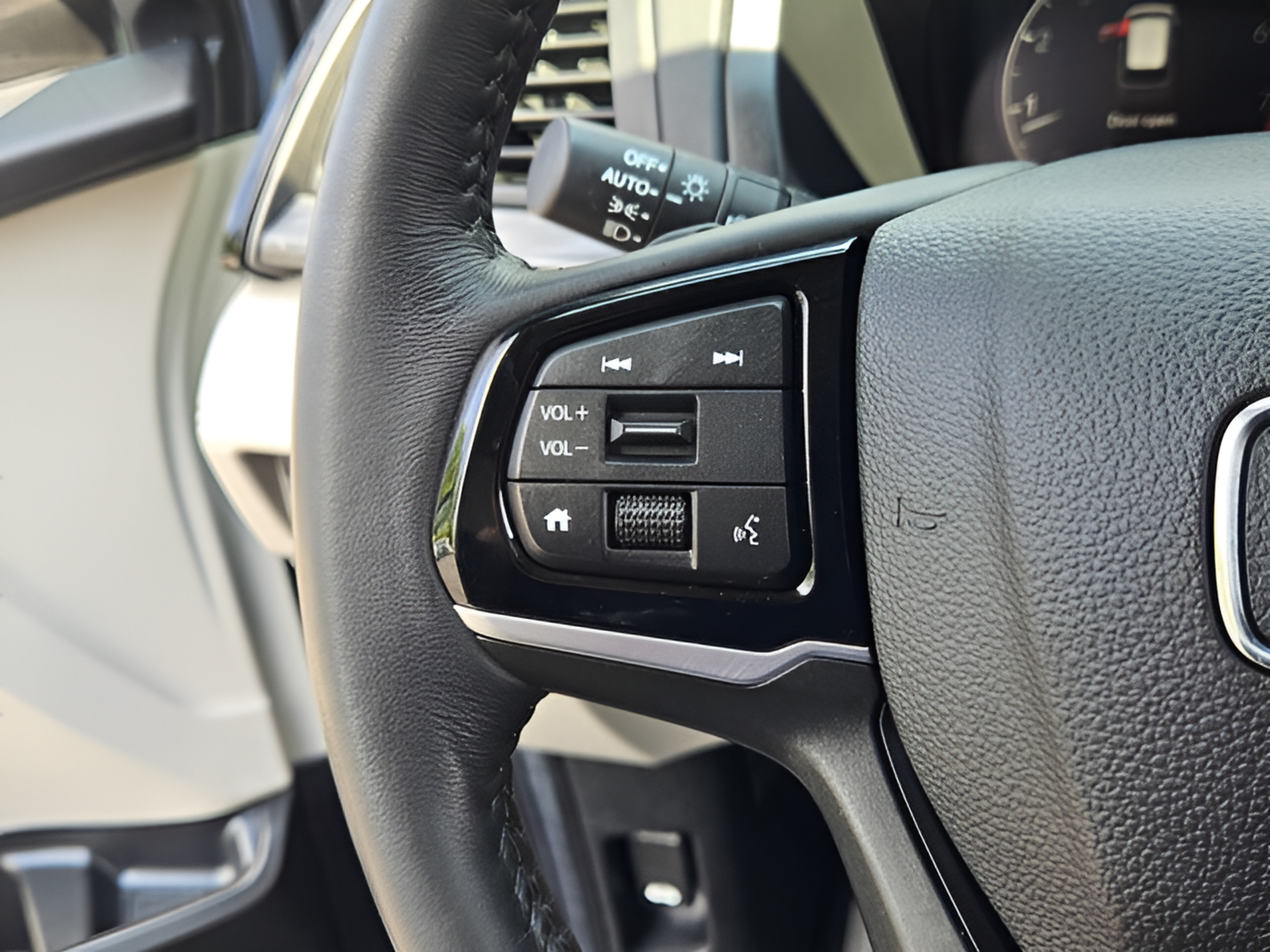 Used 2025 Honda Odyssey Elite image 26