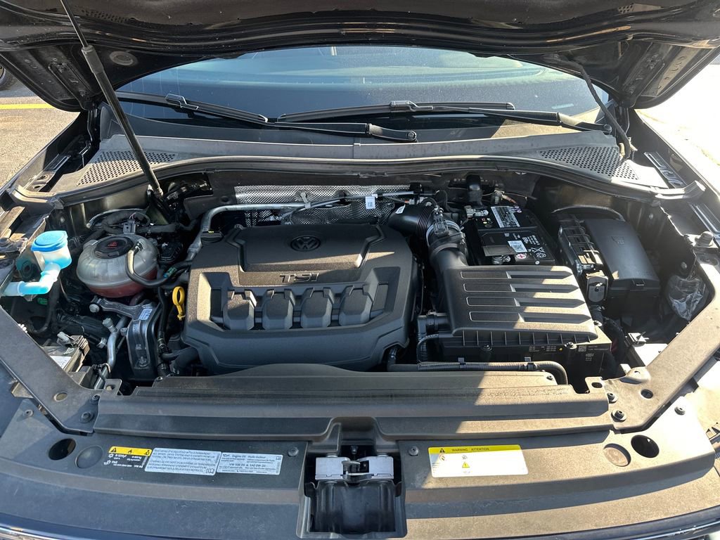 Used 2022 Volkswagen Tiguan SEL R-Line image 30