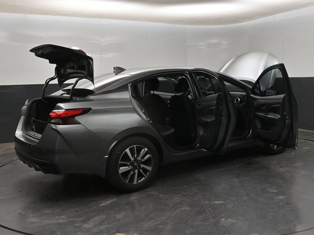 New 2025 Nissan Versa SV w/ Trunk Package FWD image 27