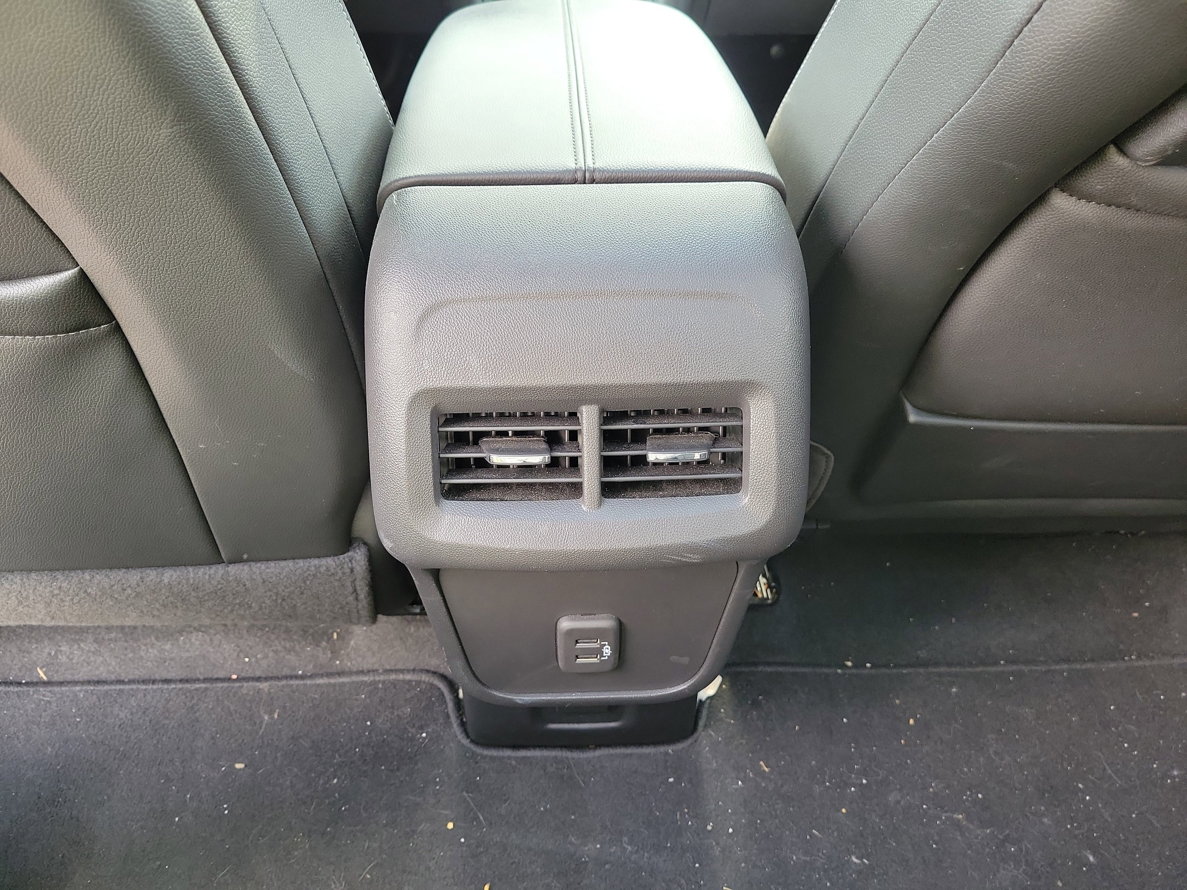 Used 2023 GMC Terrain SLT w/ Infotainment Package II AWD/4WD image 12