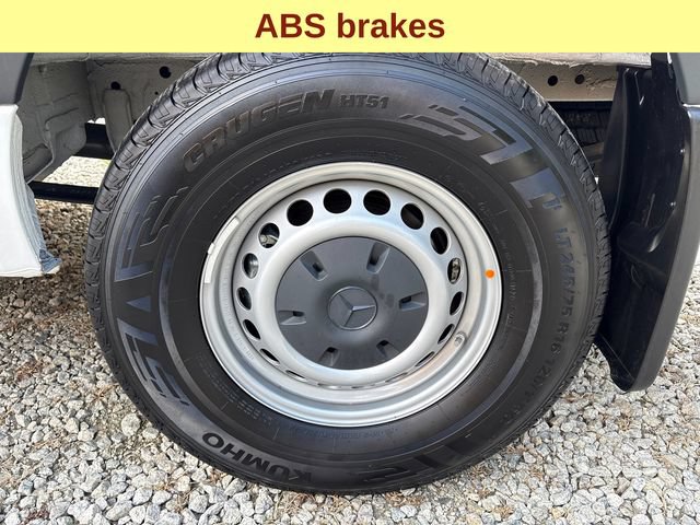 Used 2025 Mercedes-Benz Sprinter 2500 image 9