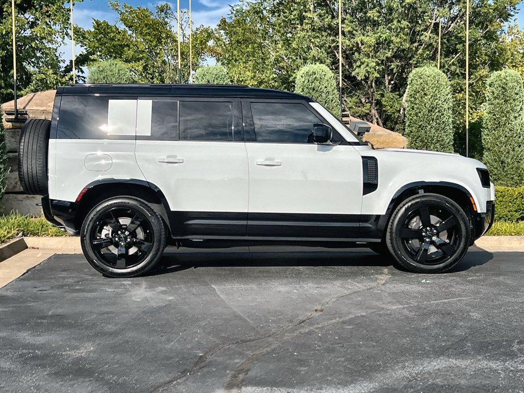 New 2026 Land Rover Defender 110 X-Dynamic SE AWD/4WD image 6