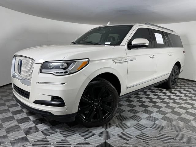 Used 2023 Lincoln Navigator L Reserve AWD/4WD image 1