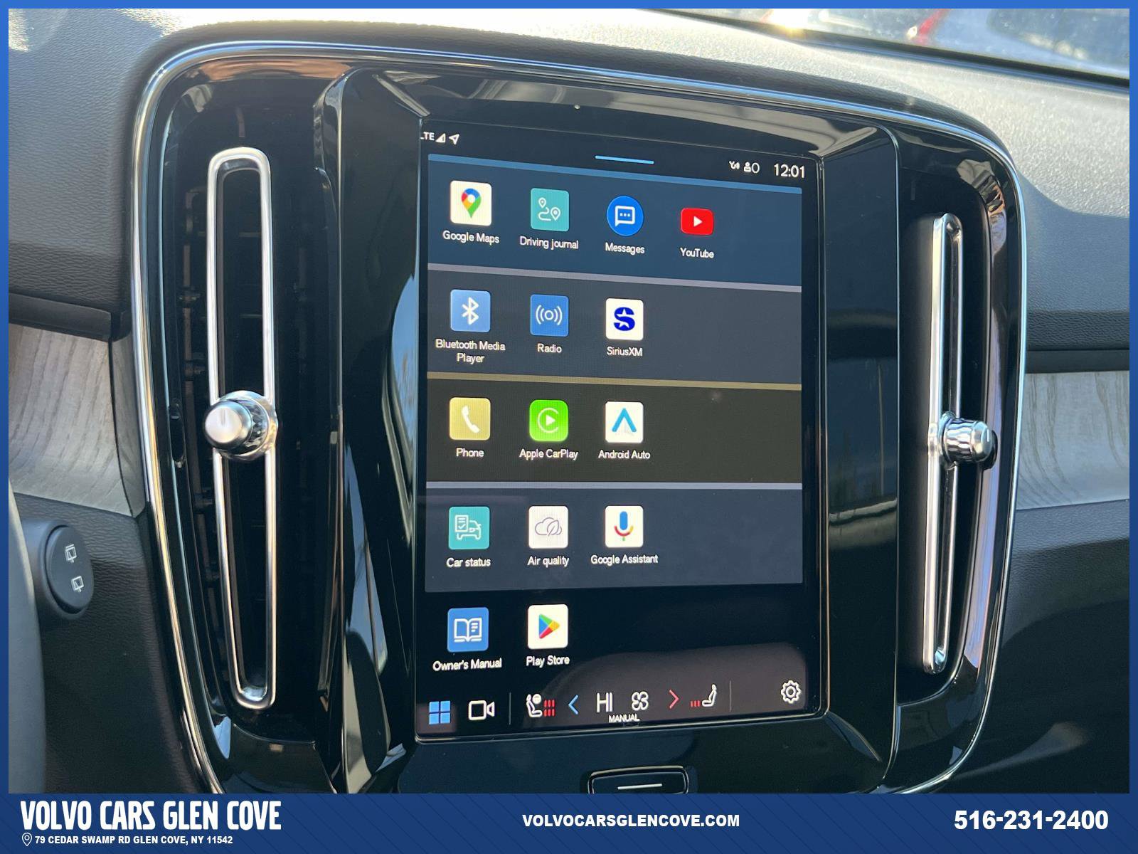 Used 2025 Volvo XC40 B5 Ultra w/ Protection Package Premier image 27