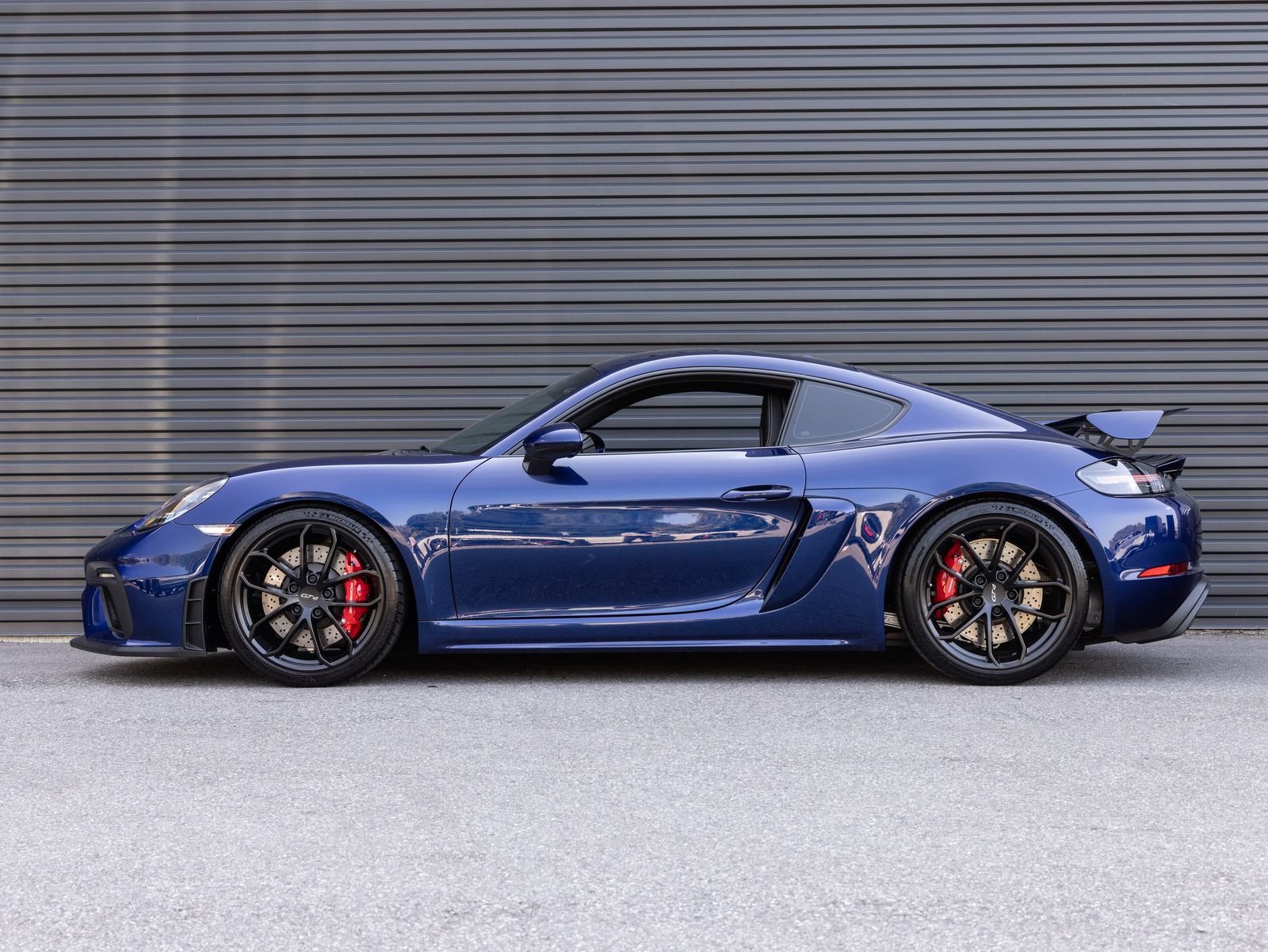 Certified 2021 Porsche 718 Cayman GT4 RWD image 2
