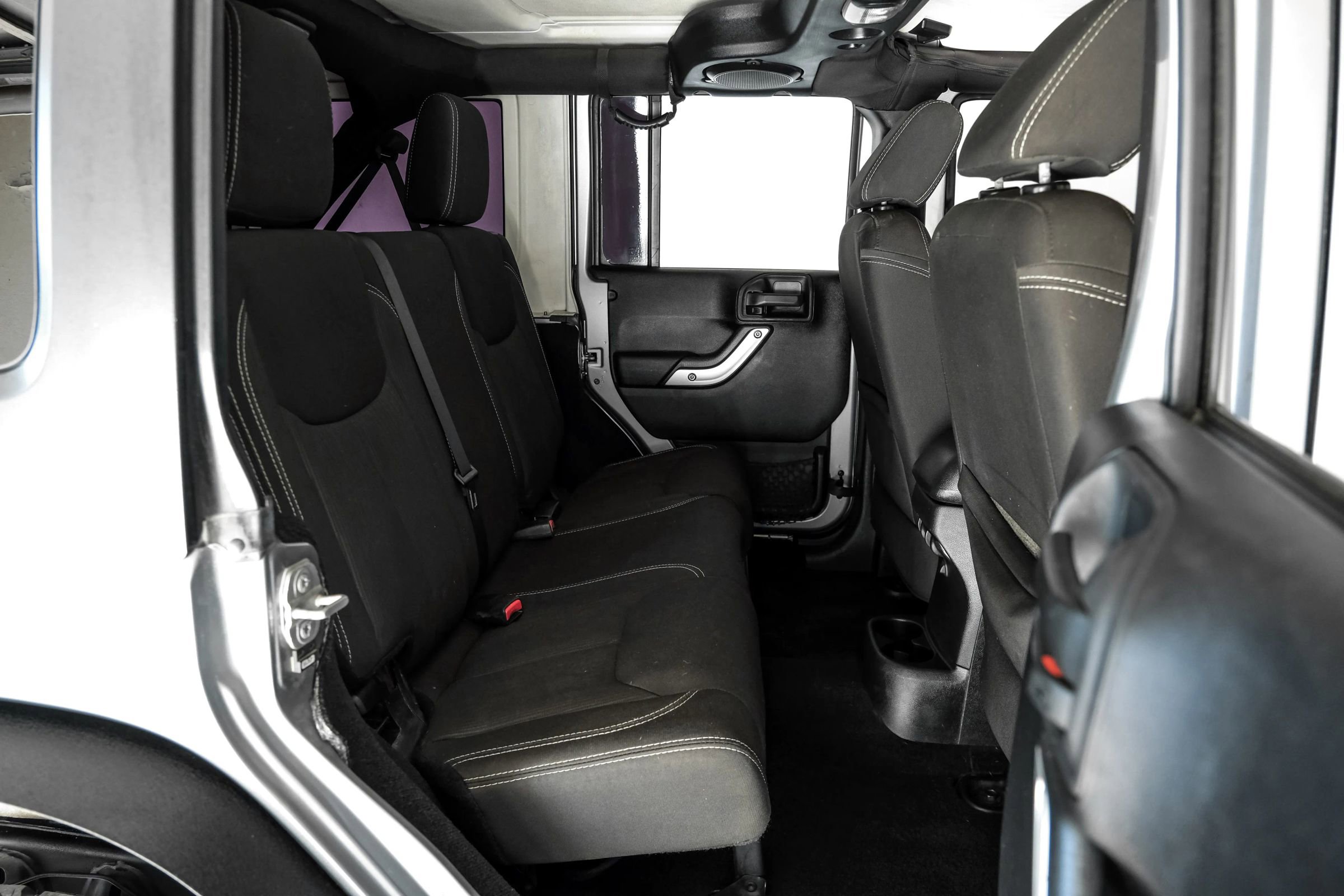 Used 2014 Jeep Wrangler Unlimited Rubicon w/ Max Tow Package image 32